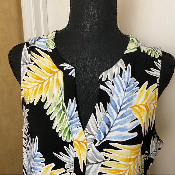 Crown & Ivy Blackmulti Icon Peasant Sleeveless Shirt. Size:L - Picture 4 of 7